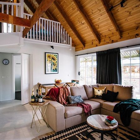 Wurrung B & B - The Cottage Woodend Bagian luar foto