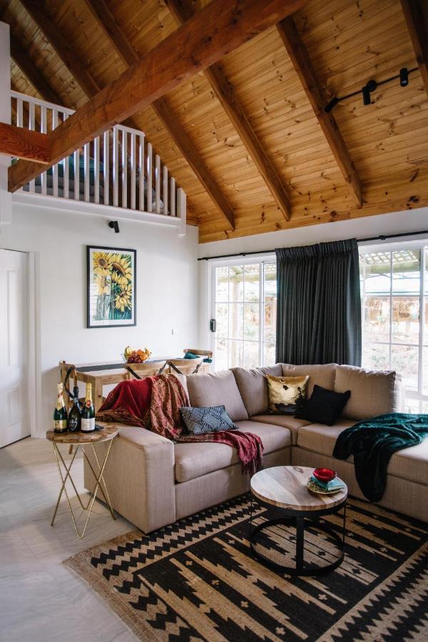 Wurrung B & B - The Cottage Woodend Bagian luar foto