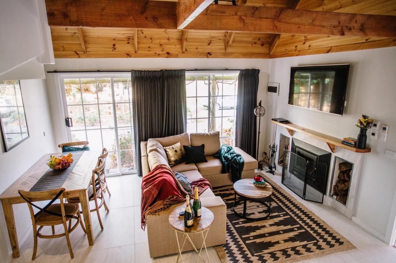 Wurrung B & B - The Cottage Woodend Bagian luar foto