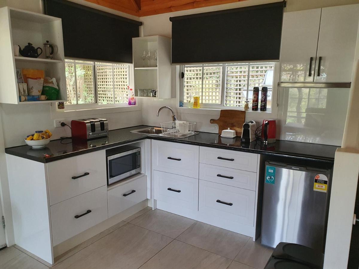 Wurrung B & B - The Cottage Woodend Bagian luar foto
