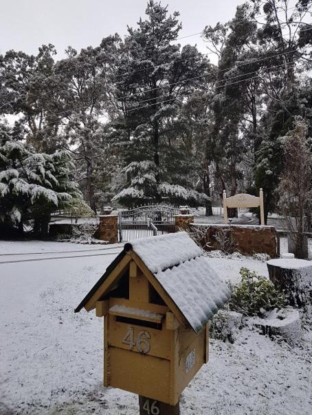Wurrung B & B - The Cottage Woodend Bagian luar foto