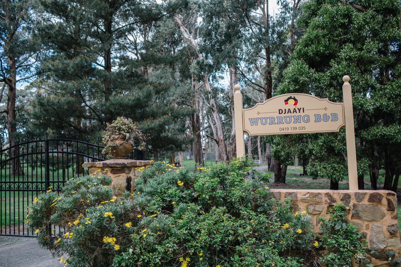 Wurrung B & B - The Cottage Woodend Bagian luar foto